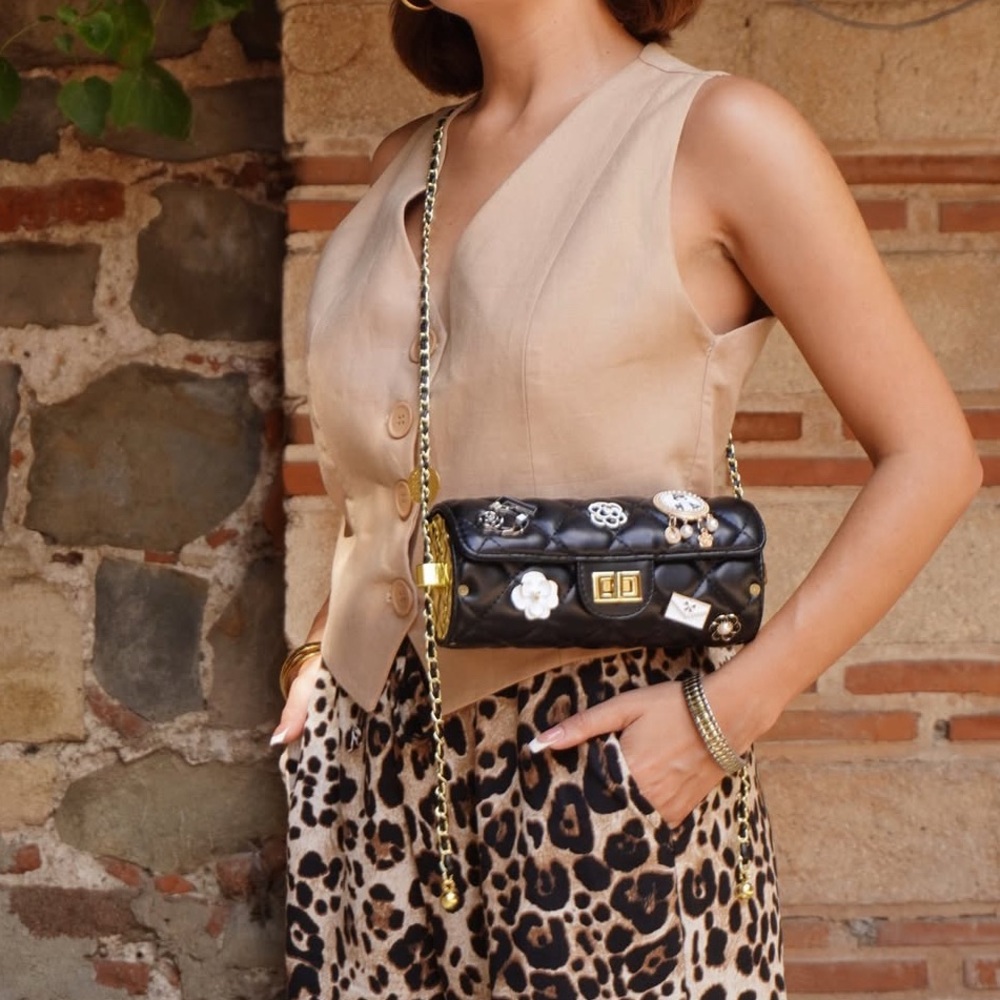 NEW $88 Camilla Number 5 Quilted Chain Shoulder Charm Vegan Leather Bag - Picture 3 of 5